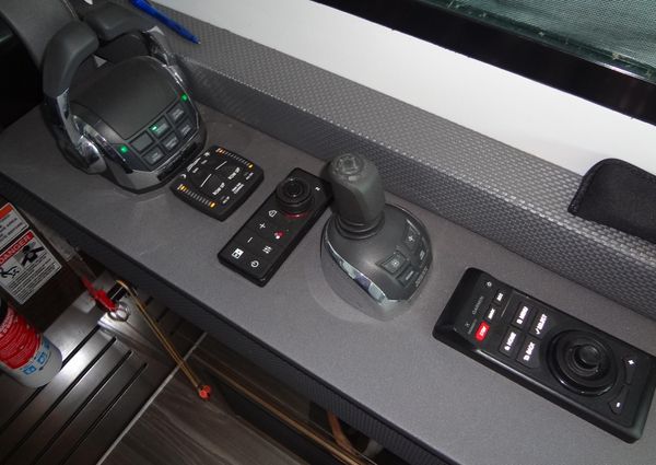 Cruisers Yachts 50 Cantius image