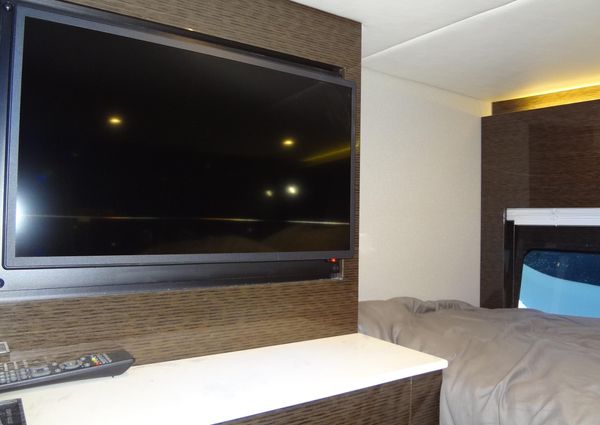 Cruisers Yachts 50 Cantius image