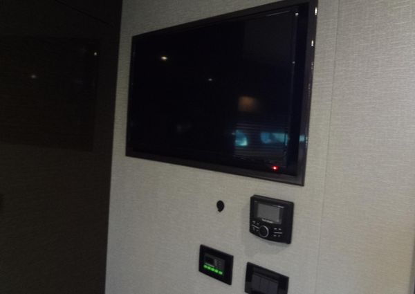 Cruisers Yachts 50 Cantius image