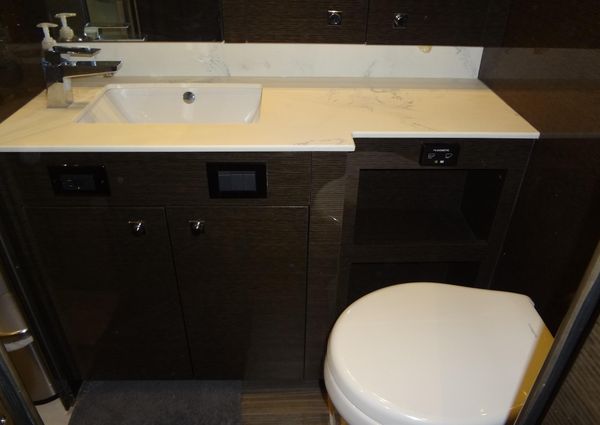 Cruisers Yachts 50 Cantius image