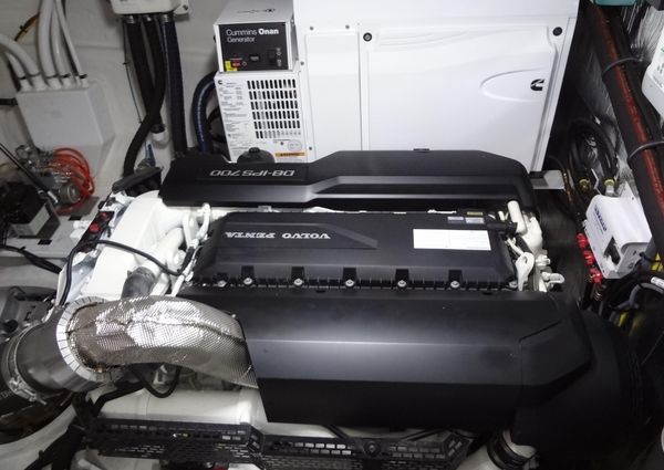 Cruisers Yachts 50 Cantius image