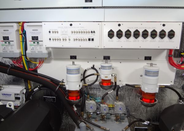 Cruisers Yachts 50 Cantius image