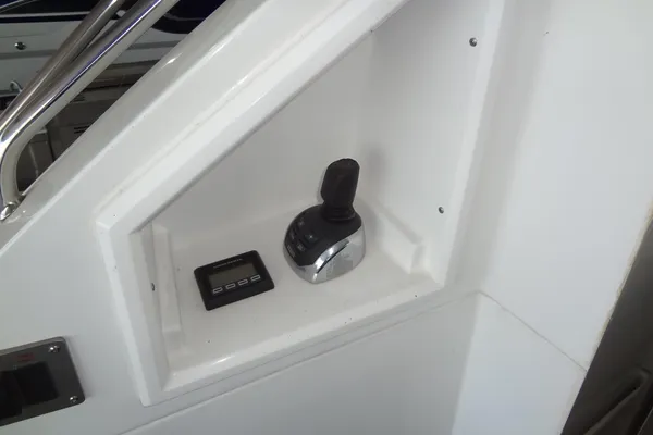 Cruisers Yachts 50 Cantius image