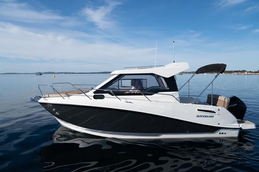 Quicksilver ACTIV-705-WEEKEND-CRUISER-BOAT image