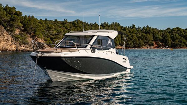 Quicksilver Activ 705 Weekend Cruiser Boat 