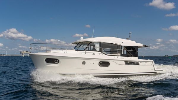 Beneteau 41 Swift Trawler Sedan 
