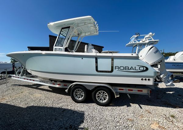 Robalo R250 image