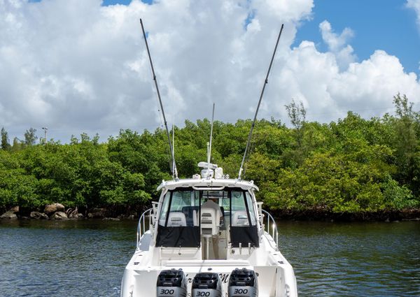 Boston Whaler 345 Conquest image