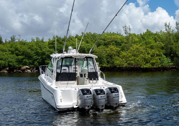 Boston Whaler 345 Conquest image