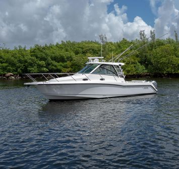 Boston Whaler 345 Conquest image