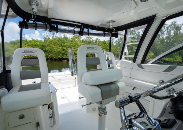 Boston Whaler 345 Conquest image