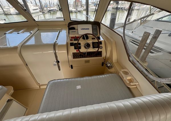 Mainship Pilot 34 image