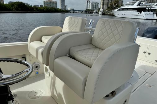 Pursuit 3480 Center Console image