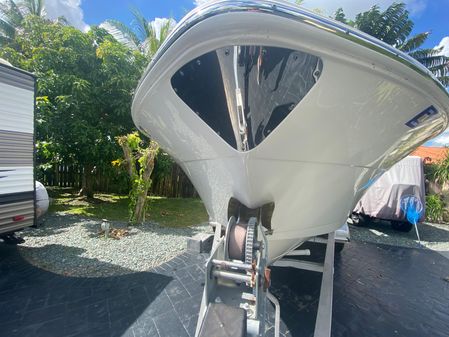 Robalo R222-CENTER-CONSOLE image