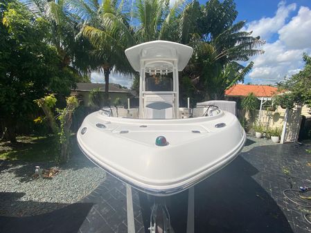 Robalo R222-CENTER-CONSOLE image