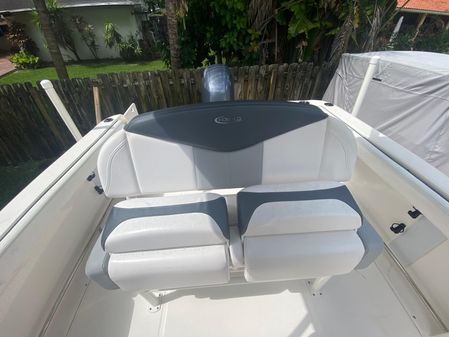 Robalo R222 Center Console image