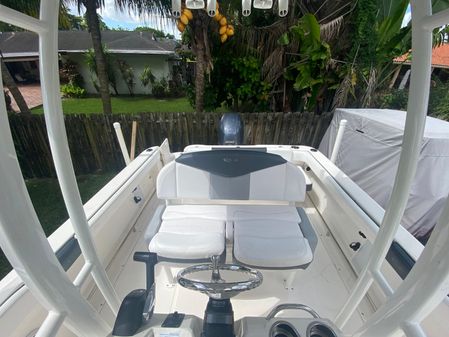 Robalo R222-CENTER-CONSOLE image