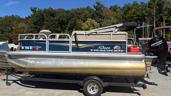 2022 Sun Tracker Bass Buggy 16 XL