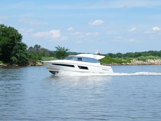 Prestige 450 S - main image