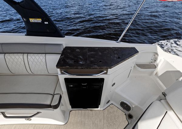 Sea Ray 290 SDX OUTBOARD image