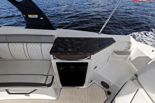 Sea Ray 290 SDX OUTBOARD image