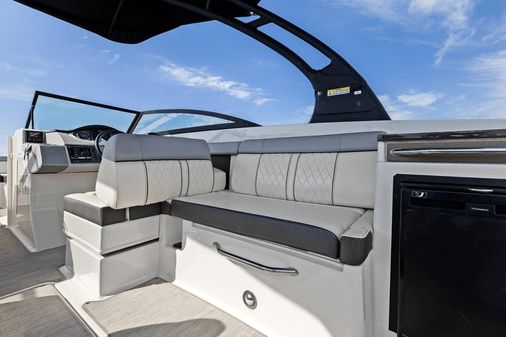 Sea Ray 290 SDX OUTBOARD image