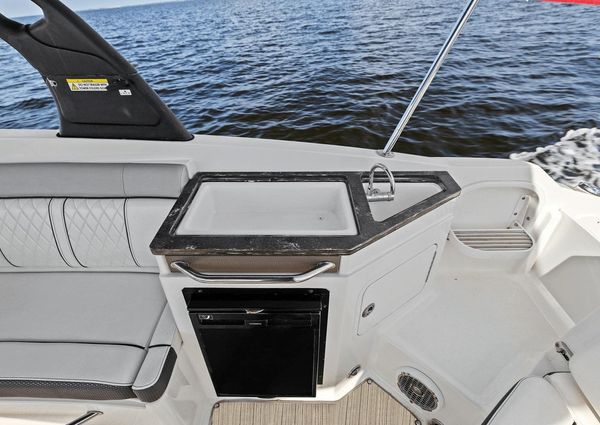 Sea Ray 290 SDX OUTBOARD image