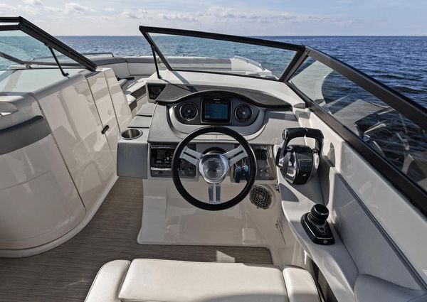 Sea Ray 290 SDX OUTBOARD image