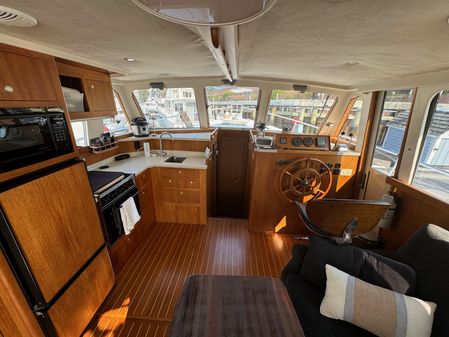 Mainship 390 Trawler image