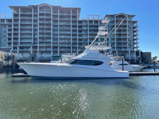 Hatteras GT60 - main image