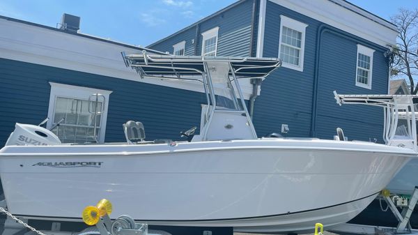Aquasport 2100 Center Console