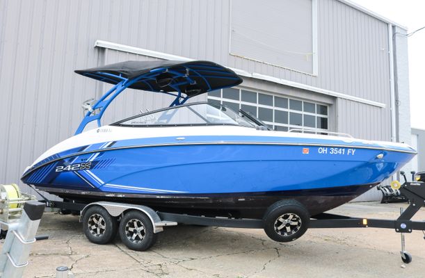 Yamaha-boats 242X - main image