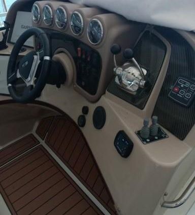 Carver 570-VOYAGER-PILOTHOUSE image