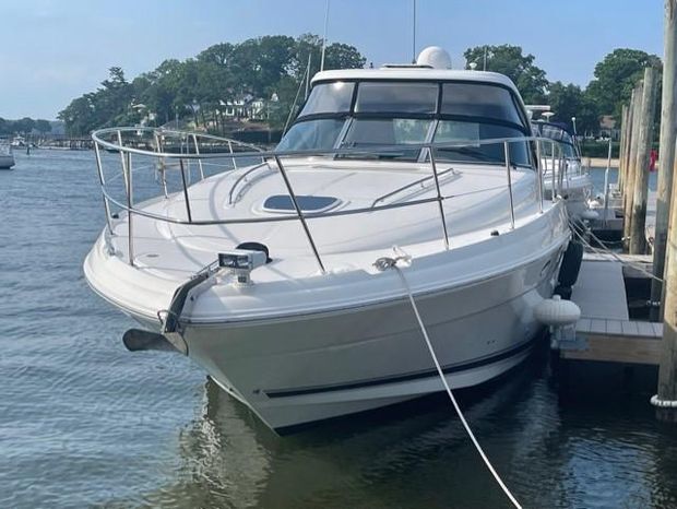 2005 Sea Ray 390 Sundancer Huntington, New York - Oakdale Yacht