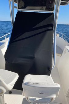 Mako 252 Center Console image