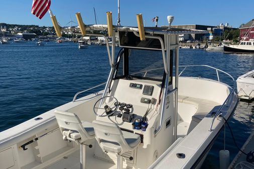 Mako 252 Center Console image