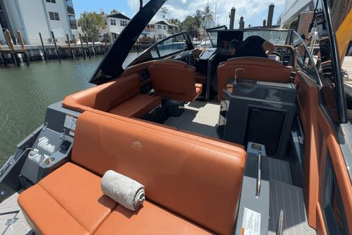 Cruisers Yachts 338-OB SOUTH BEACH EDITION image