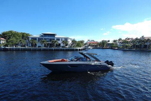 Cruisers Yachts 338-OB SOUTH BEACH EDITION image