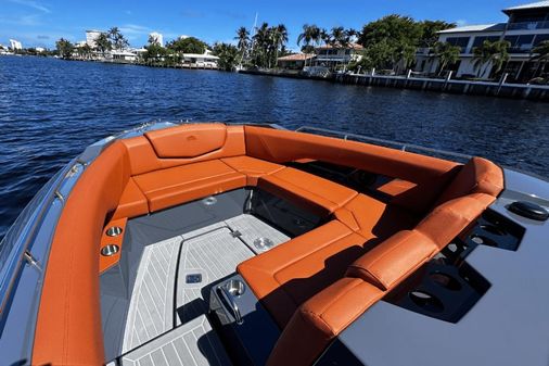 Cruisers Yachts 338-OB SOUTH BEACH EDITION image