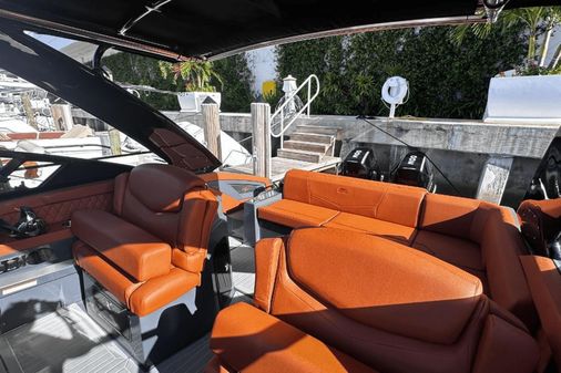 Cruisers Yachts 338-OB SOUTH BEACH EDITION image