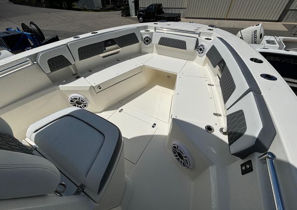 Cobia 265-CENTER-CONSOLE image