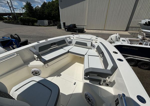 Cobia 265-CENTER-CONSOLE image