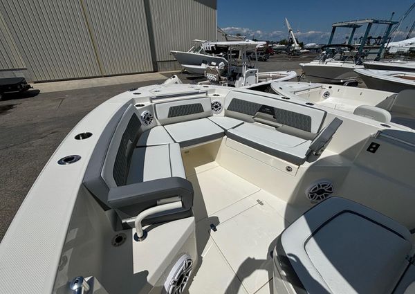 Cobia 265-CENTER-CONSOLE image