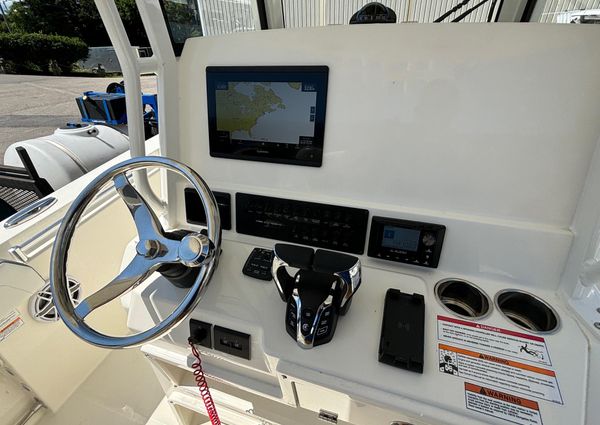 Cobia 265-CENTER-CONSOLE image