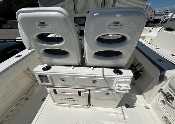 Cobia 265-CENTER-CONSOLE image