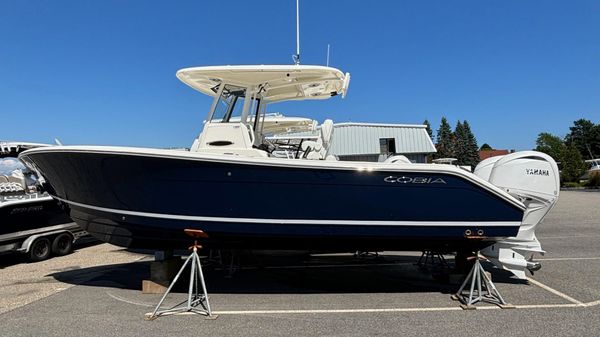 Cobia 265 Center Console 