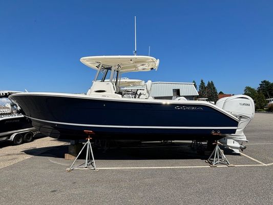 Cobia 265-CENTER-CONSOLE - main image