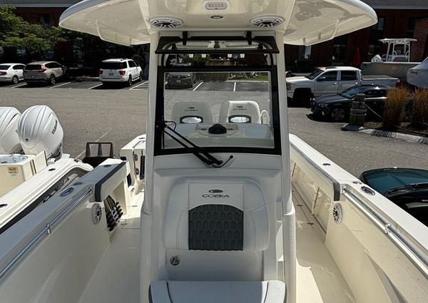 Cobia 265-CENTER-CONSOLE image