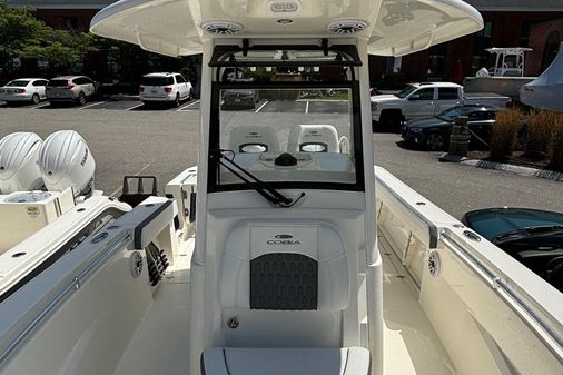 Cobia 265-CENTER-CONSOLE image