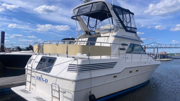 Sea Ray 410 Aft Cabin